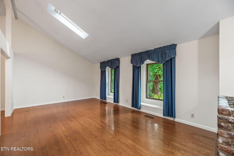 123 Netherlands Rd, Oak Ridge, TN 37830