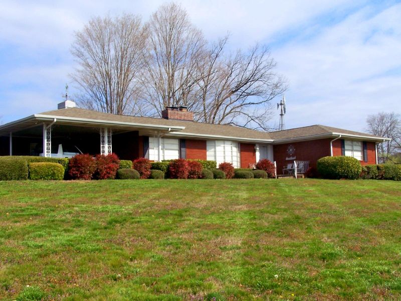 123 Oak Grove Rd, Madisonville, TN 37354