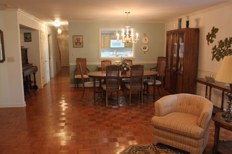 123 Pinewood Dr, Lenoir City, TN 37771