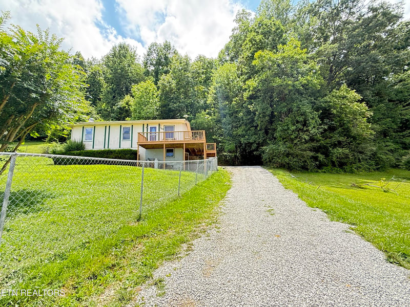 123 Powers Loop, Oakdale, TN 37829