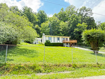 123 Powers Loop, Oakdale, TN 37829