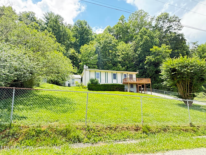 123 Powers Loop, Oakdale, TN 37829