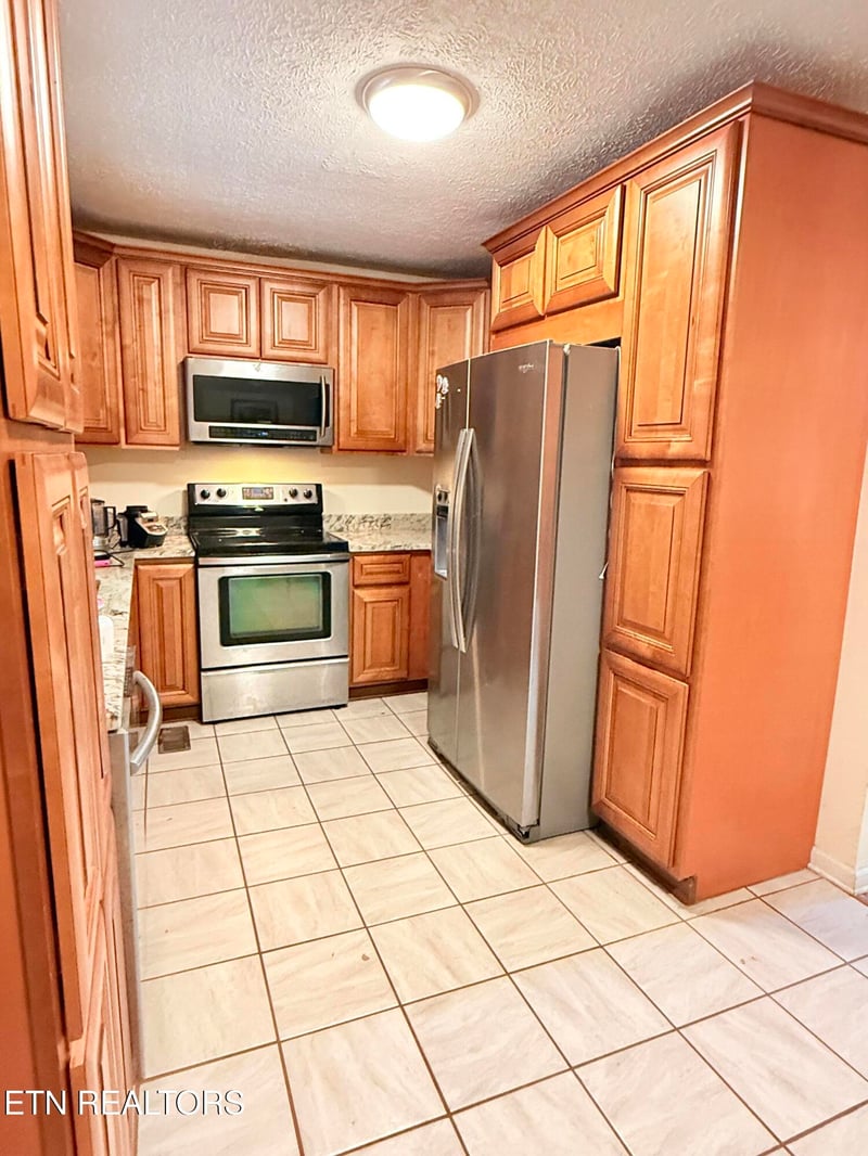 123 Powers Loop, Oakdale, TN 37829