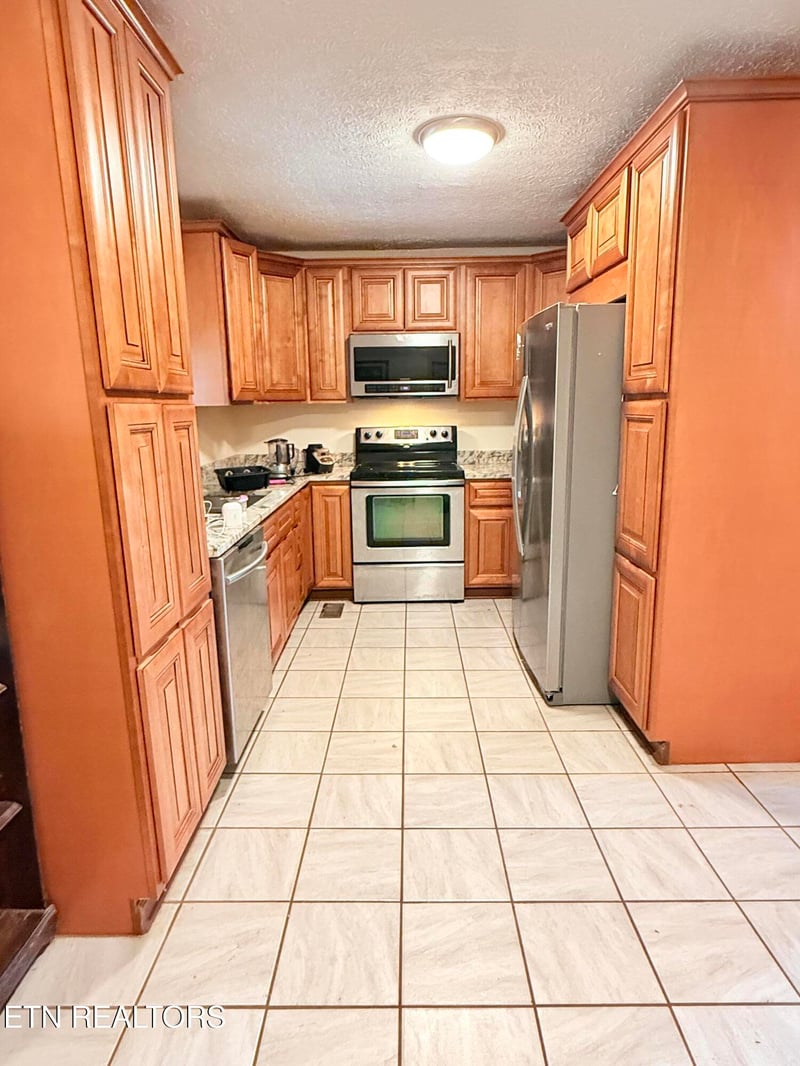 123 Powers Loop, Oakdale, TN 37829
