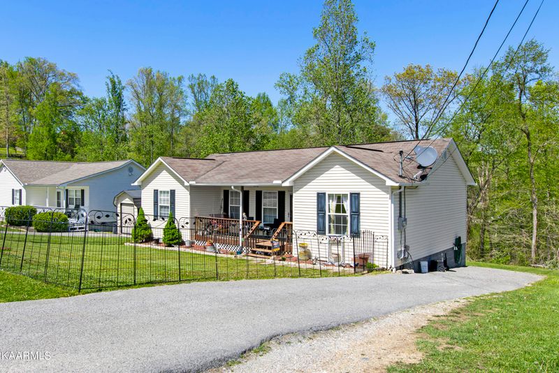 123 Regan Ln, Lafollette, TN 37766