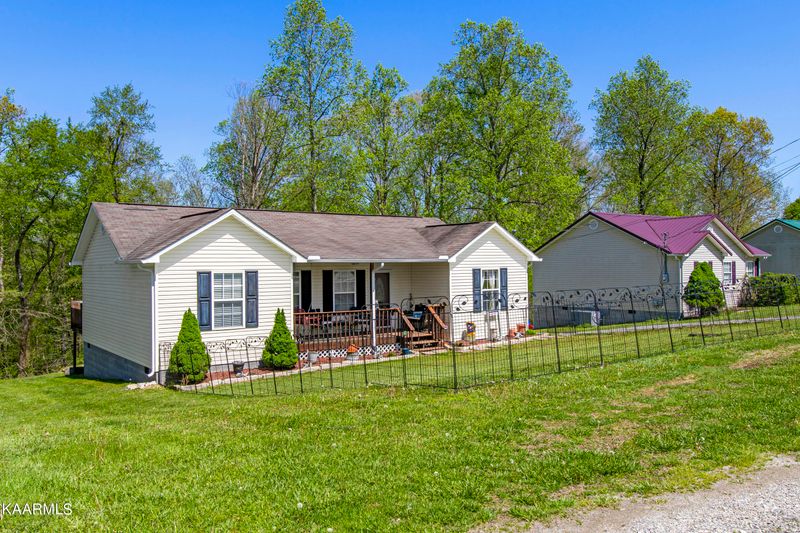 123 Regan Ln, Lafollette, TN 37766