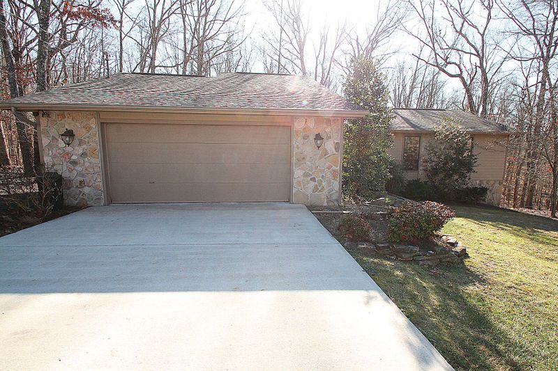 123 Rolling Green Dr, Crossville, TN 38558