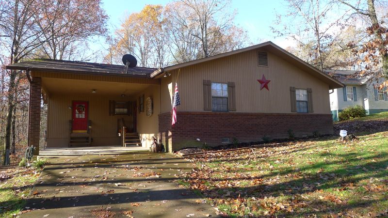 123 Skyline Ln, Powell, TN 37849