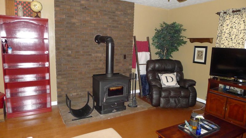 123 Skyline Ln, Powell, TN 37849