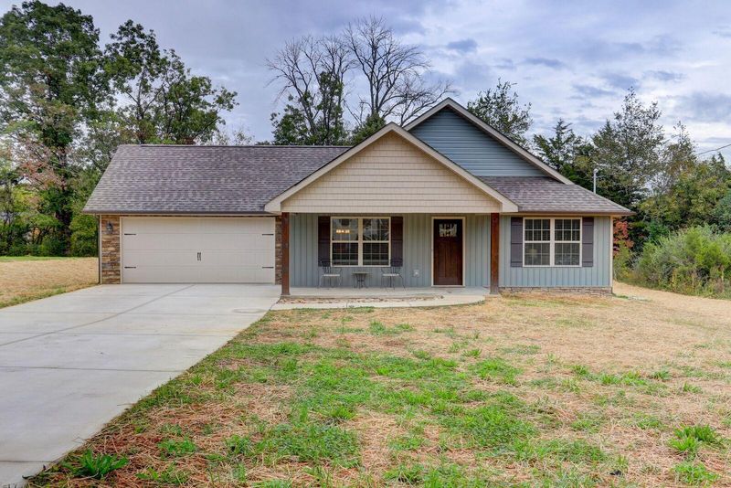 123 Stowers Dr, Corryton, TN 37721