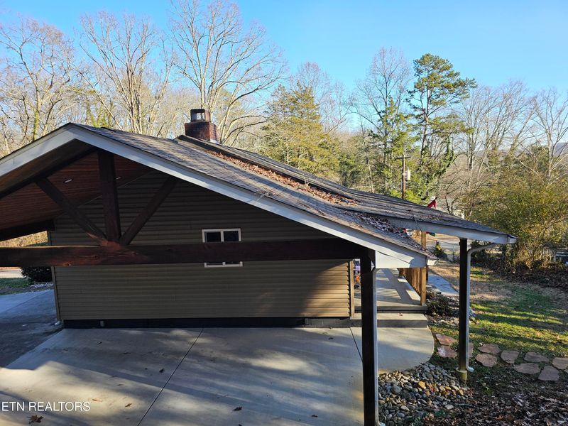 123 Taylor Rd, Oak Ridge, TN 37830