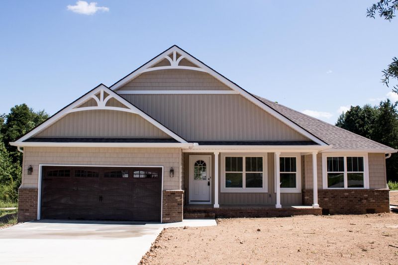 123 Tempura Dr, Oak Ridge, TN 37830