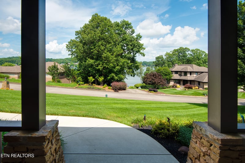 123 Turtle Cove Ct, Lenoir City, TN 37772