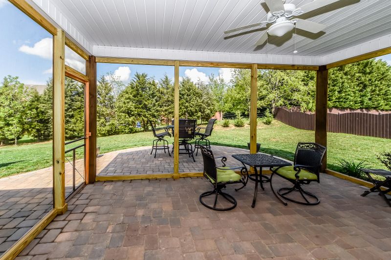 1230 Linford Cir, Alcoa, TN 37701