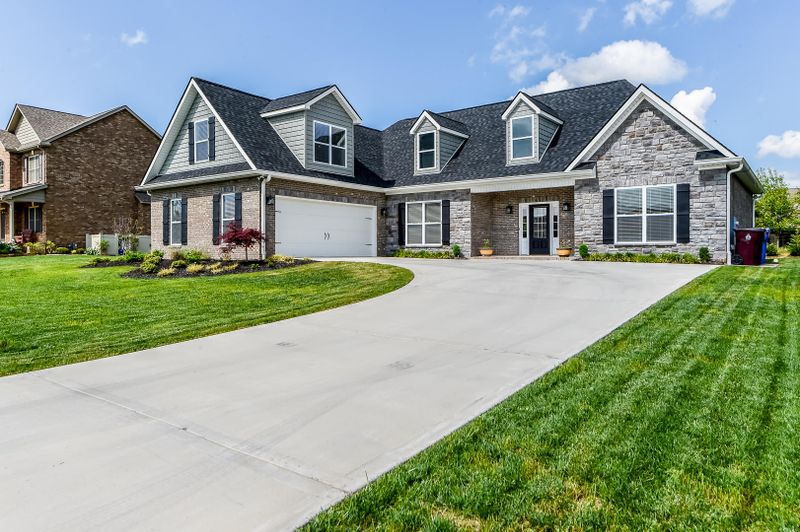 1230 Linford Cir, Alcoa, TN 37701