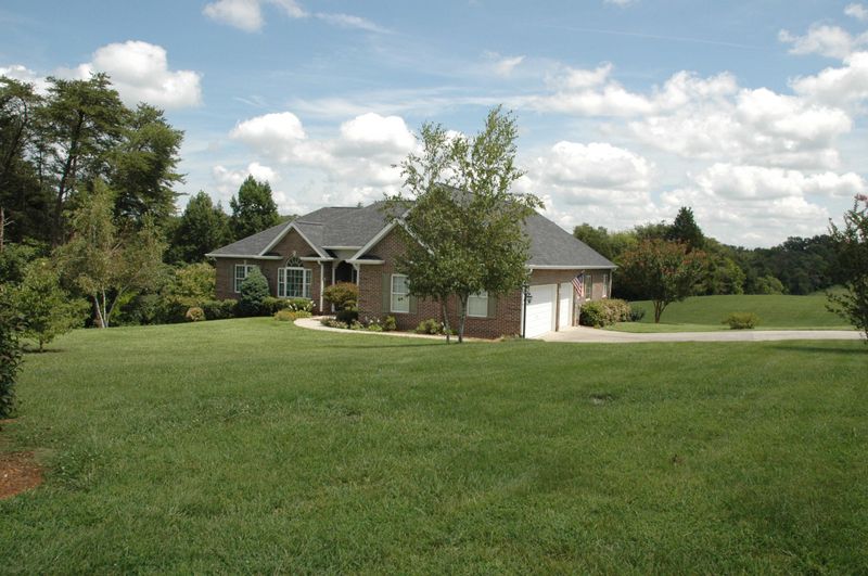 1230 Windridge Rd, Friendsville, TN 37737