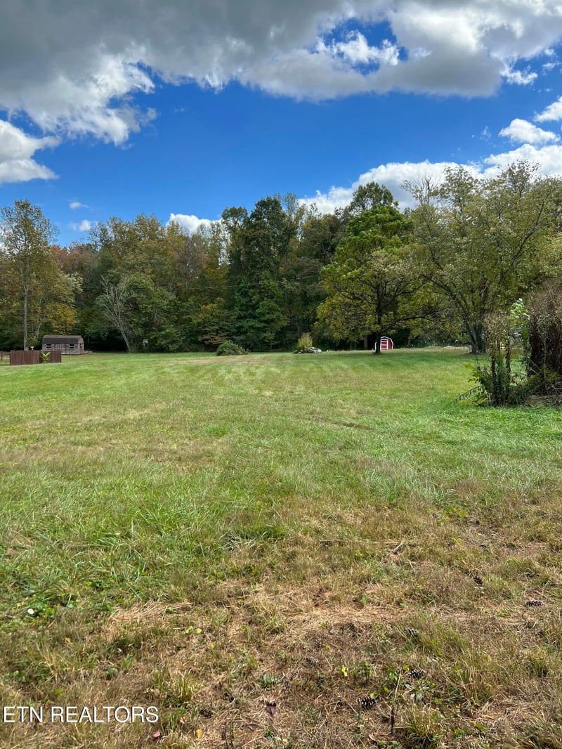 1231 Airport Rd, Oakdale, TN 37829