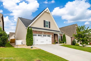 1231 Branch Creek Ln, Maryville, TN 37801