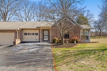 1231 Karina Cir, Maryville, TN 37804