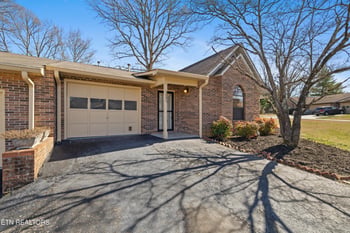 1231 Karina Cir, Maryville, TN 37804