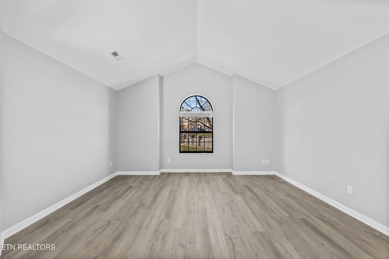 1231 Karina Cir, Maryville, TN 37804