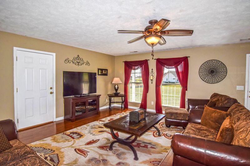 1231 Lori Ellen Ct, Sevierville, TN 37876