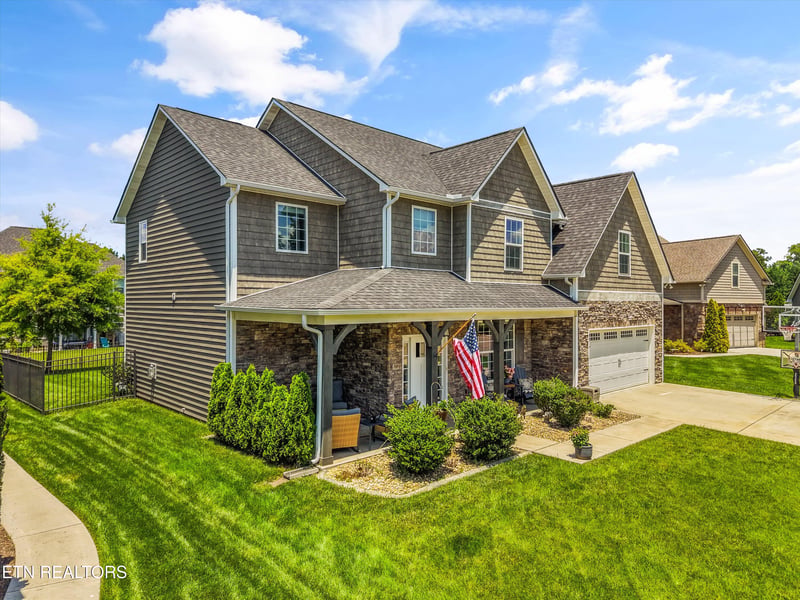 12311 Blacksburg Ln, Knoxville, TN 37922
