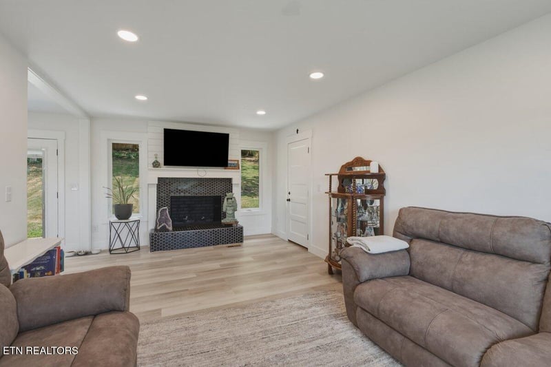 12312 W Kings Gate Rd, Knoxville, TN 37934