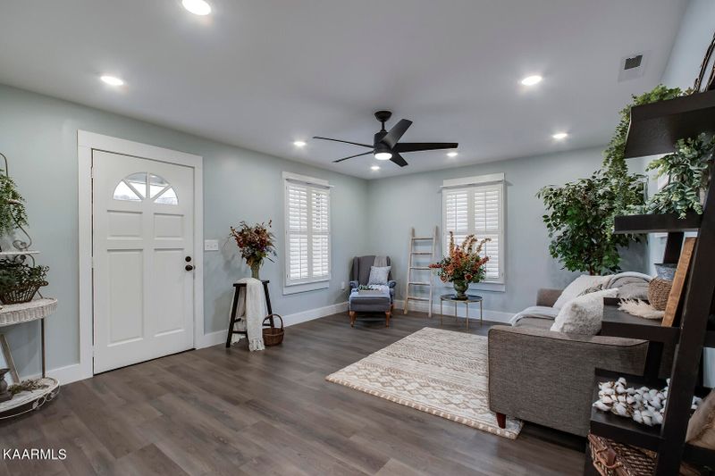 1232 Us 411, Etowah, TN 37331
