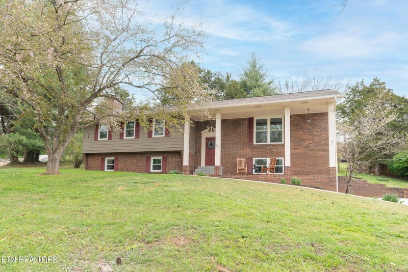 1232 Walters Dr, Morristown, TN 37814