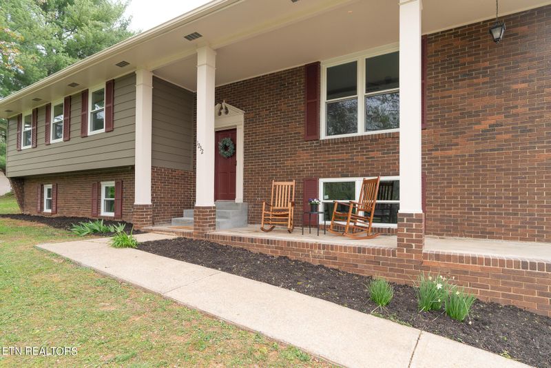 1232 Walters Dr, Morristown, TN 37814