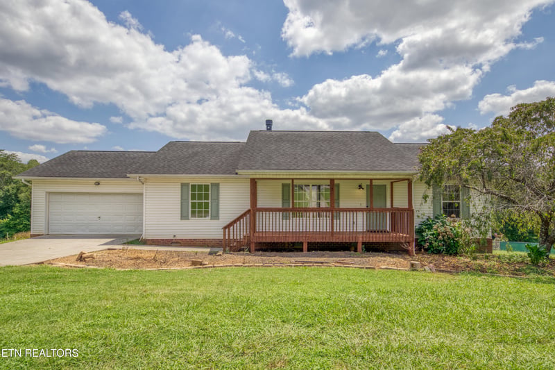 1233 Buford Ct, Greenback, TN 37742