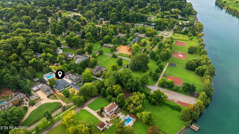 1233 Cherokee Blvd, Knoxville, TN 37919