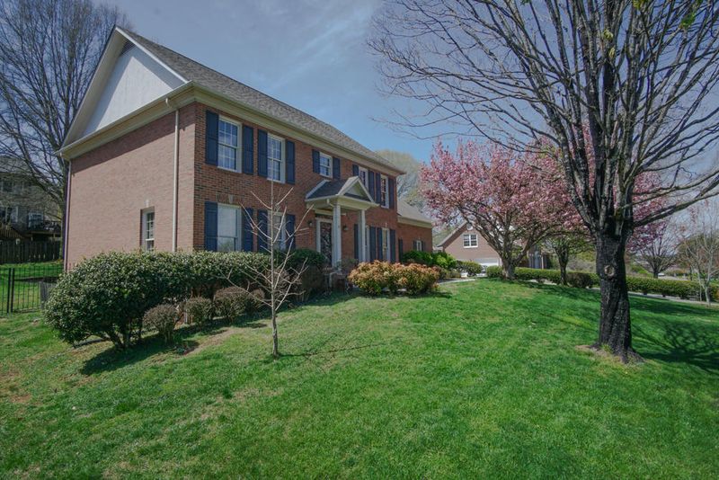 1233 Whitower Dr, Knoxville, TN 37919