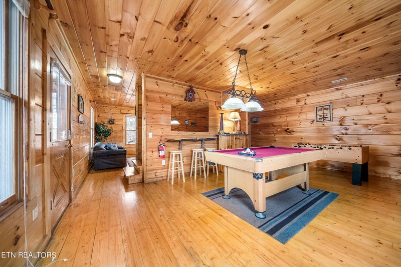 1234 Lakeview Dr, Sevierville, TN 37876