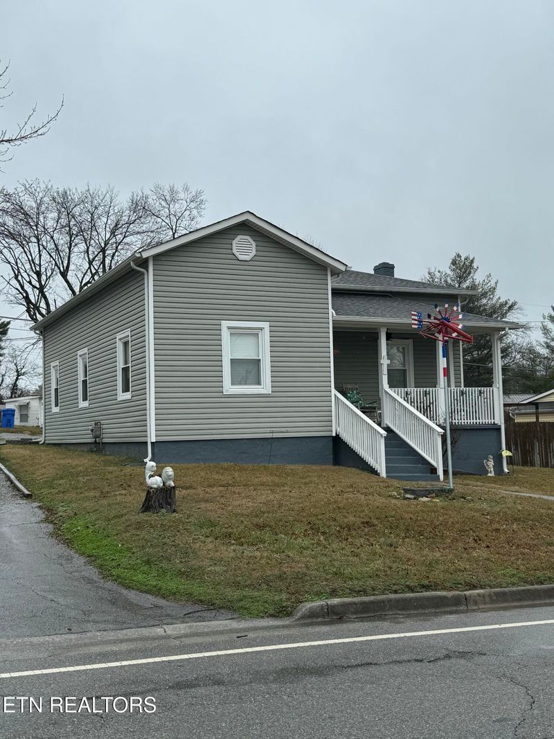 1234 N Wright Rd, Alcoa, TN 37701