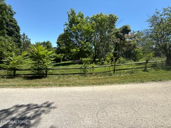 1235 Sharp Ln, Caryville, TN 37714