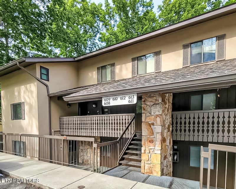 1235 Ski Mountain Rd #APT 610, Gatlinburg, TN 37738