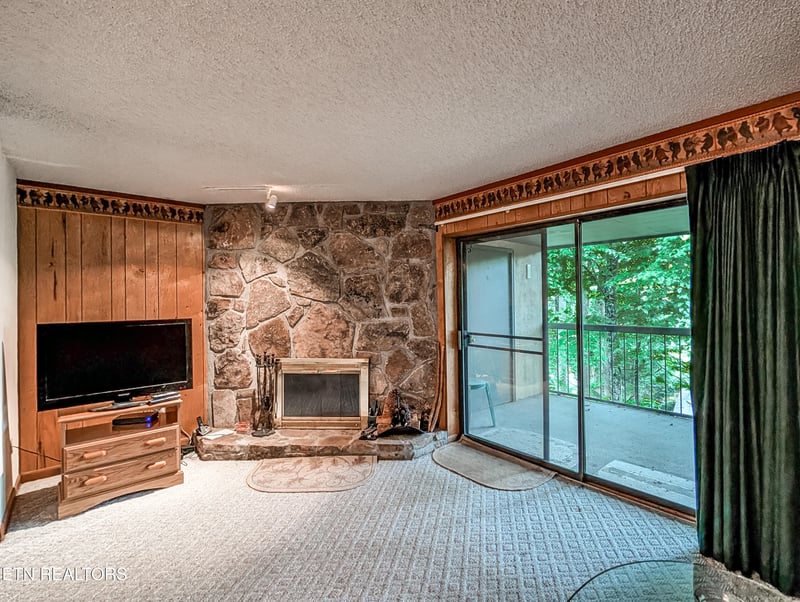 1235 Ski Mountain Rd #APT 610, Gatlinburg, TN 37738