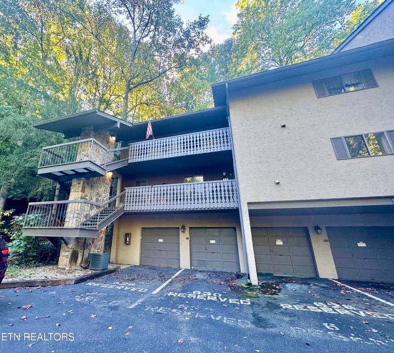 1235 Ski Mountain Rd #APT 629, Gatlinburg, TN 37738