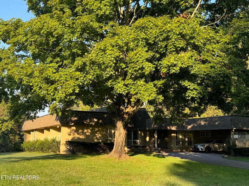 12365 North Fox Den Dr, Farragut, TN 37934