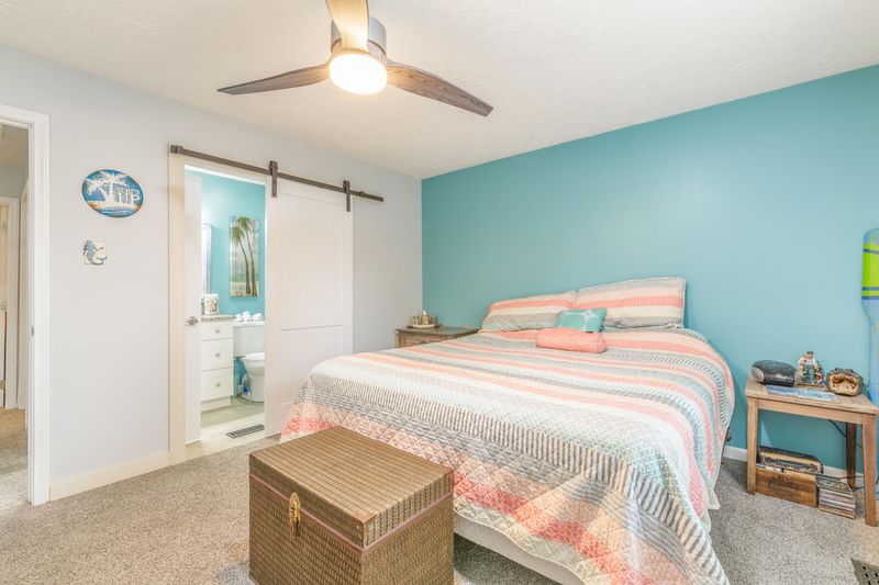 1237 Crest Brook Dr, Knoxville, TN 37923