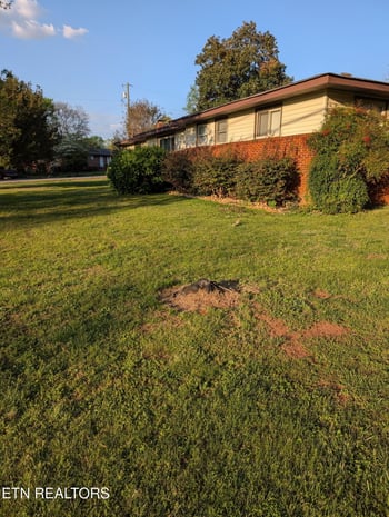 1239 Dossett St, Athens, TN 37303