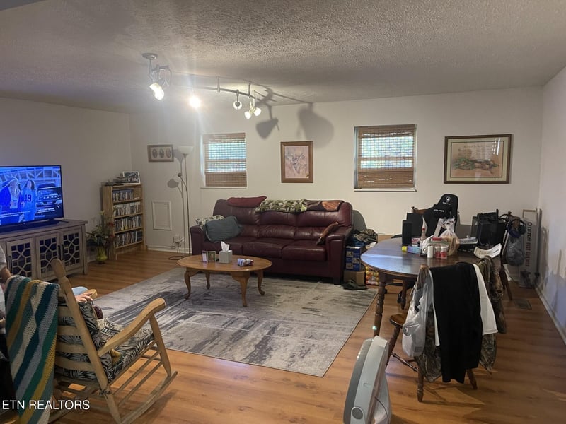 1239 Dossett St, Athens, TN 37303