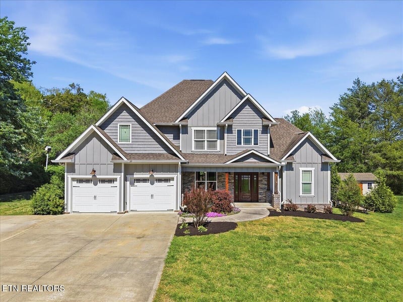 124 Alpine Dr, Clinton, TN 37716