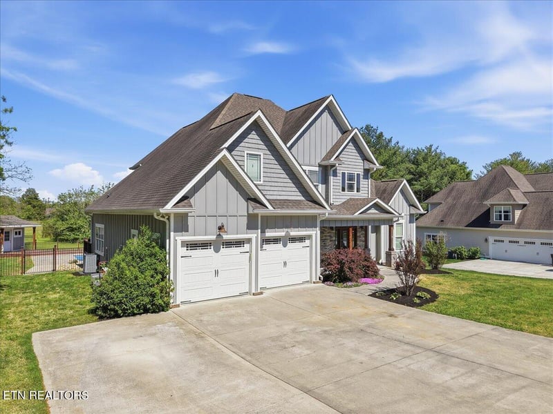 124 Alpine Dr, Clinton, TN 37716