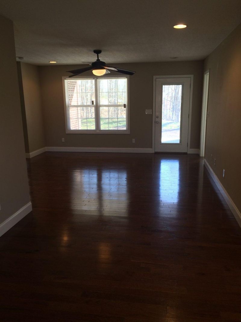 124 Ann Cove Ln, Powell, TN 37849