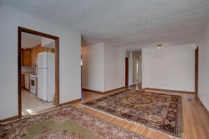 124 Arkansas Ave, Oak Ridge, TN 37830