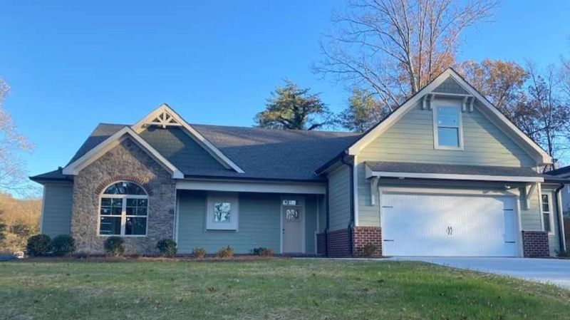124 Culver Rd, Oak Ridge, TN 37830