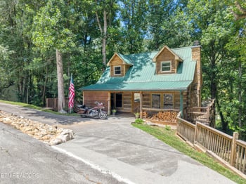 124 E Leatherwood Dr, Walland, TN 37886